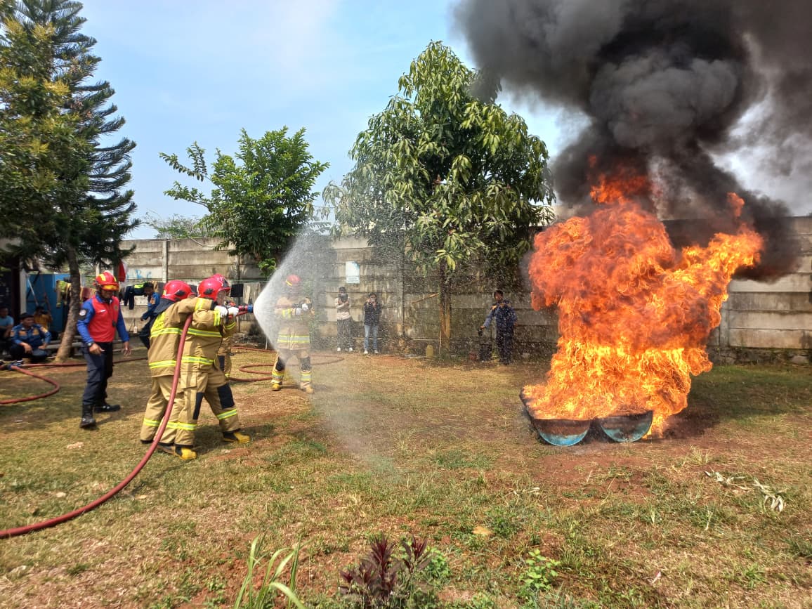 Training dan Sertifikasi Regu Penanggulangan Kebakaran Klas C